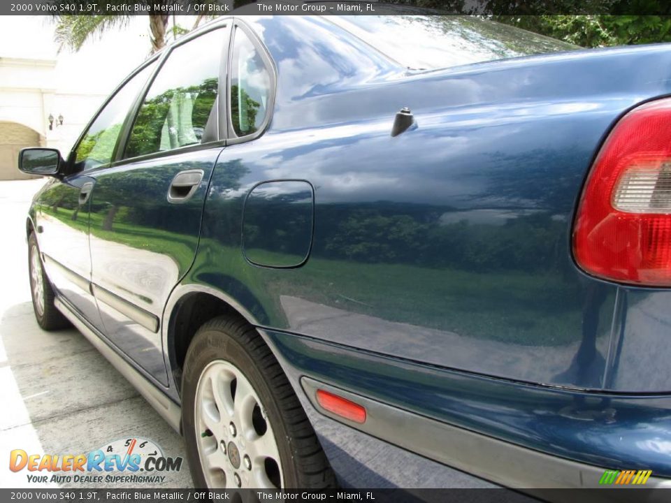2000 Volvo S40 1.9T Pacific Blue Metallic / Off Black Photo #16