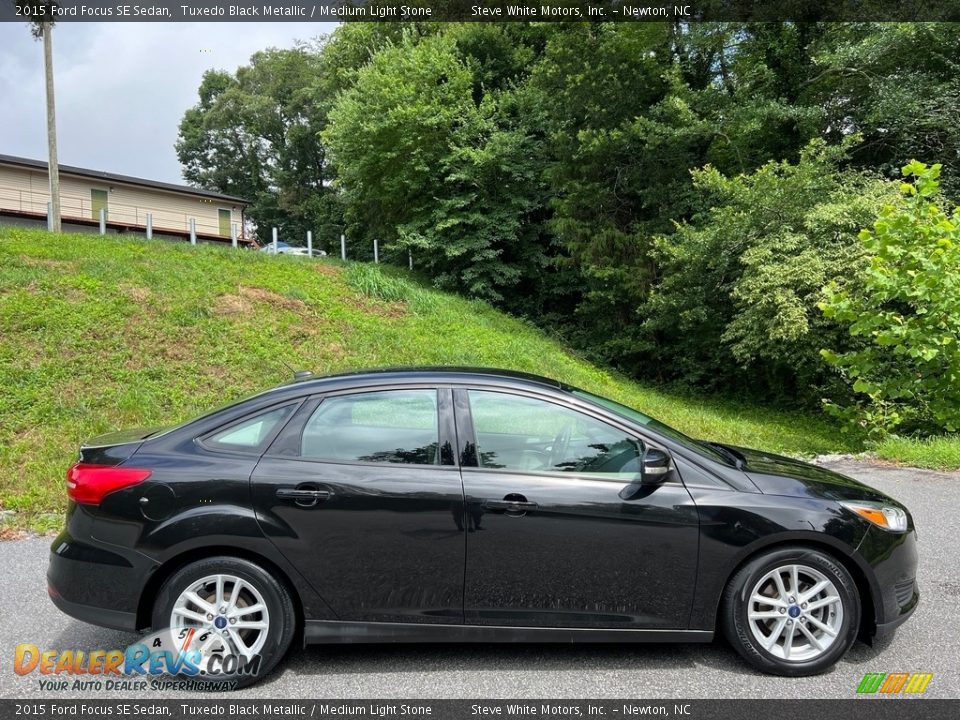 Tuxedo Black Metallic 2015 Ford Focus SE Sedan Photo #5