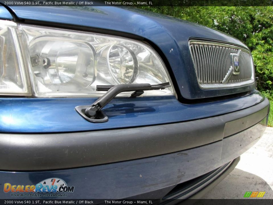2000 Volvo S40 1.9T Pacific Blue Metallic / Off Black Photo #17