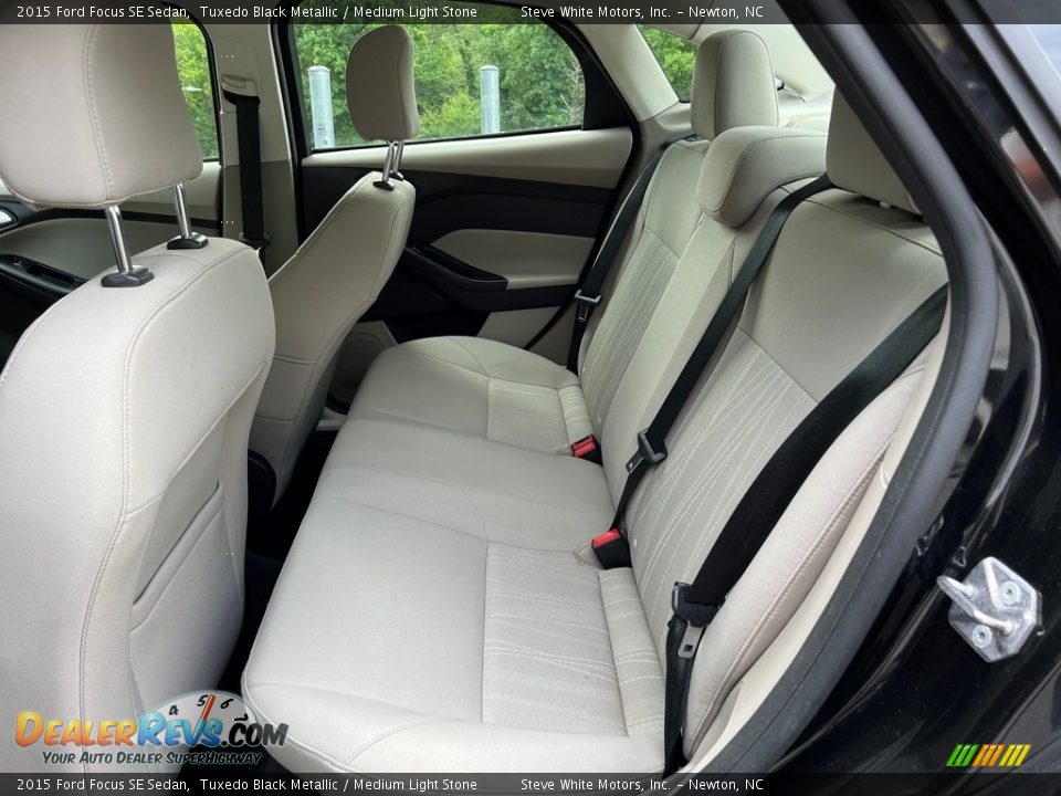 Rear Seat of 2015 Ford Focus SE Sedan Photo #12
