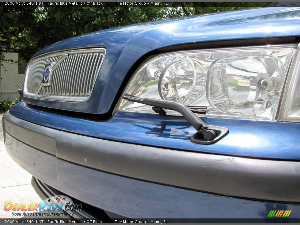 2000 Volvo S40 1.9T Pacific Blue Metallic / Off Black Photo #18