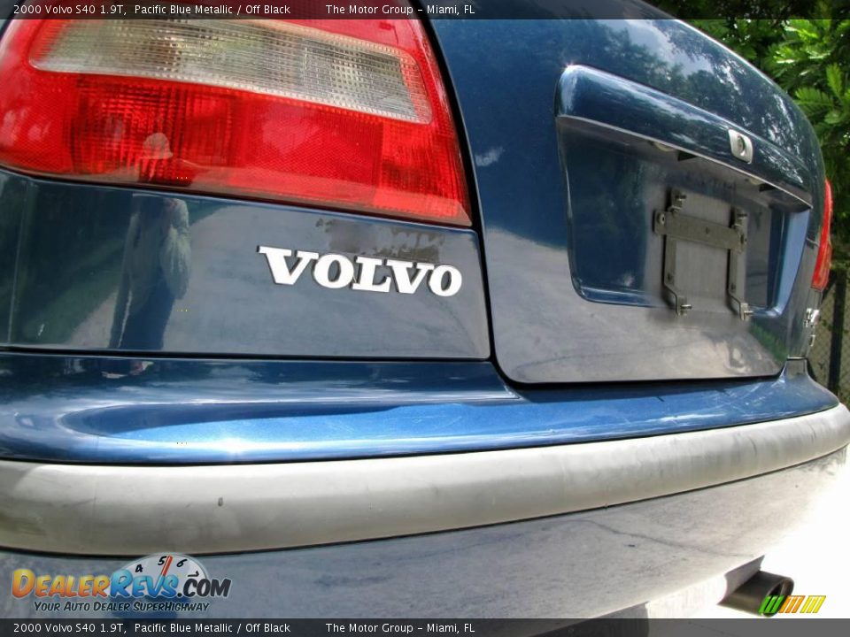 2000 Volvo S40 1.9T Pacific Blue Metallic / Off Black Photo #19