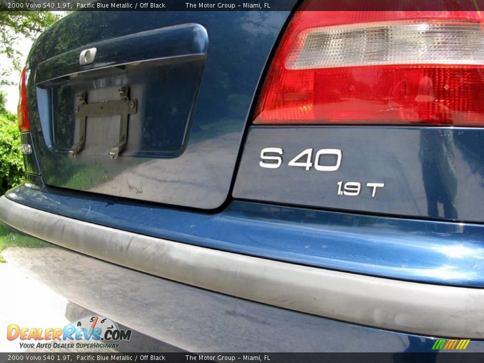 2000 Volvo S40 1.9T Pacific Blue Metallic / Off Black Photo #20