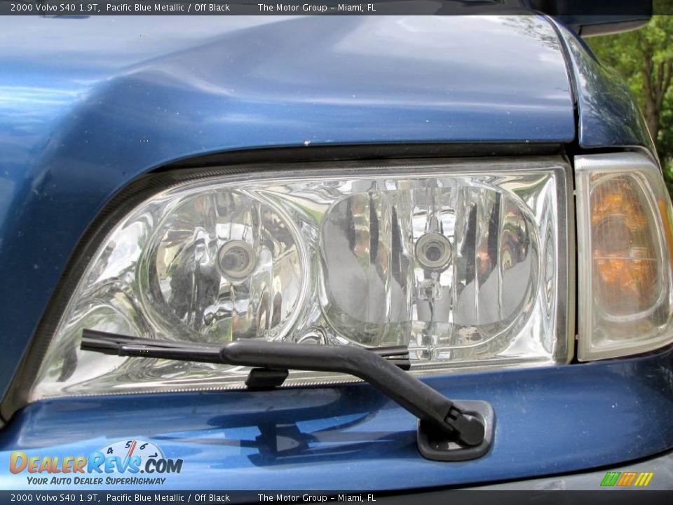 2000 Volvo S40 1.9T Pacific Blue Metallic / Off Black Photo #22