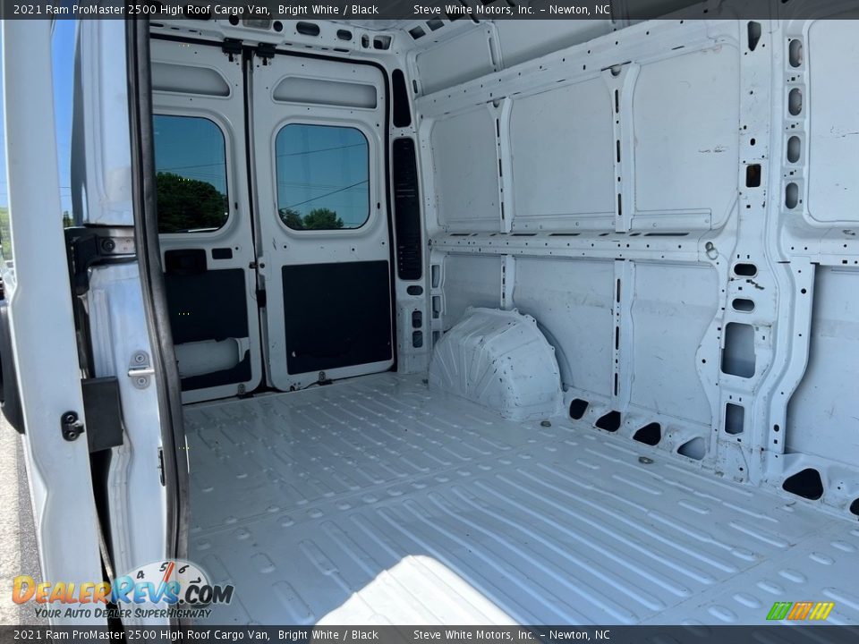 2021 Ram ProMaster 2500 High Roof Cargo Van Bright White / Black Photo #18