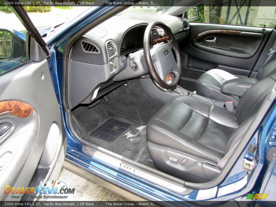 2000 Volvo S40 1.9T Pacific Blue Metallic / Off Black Photo #25