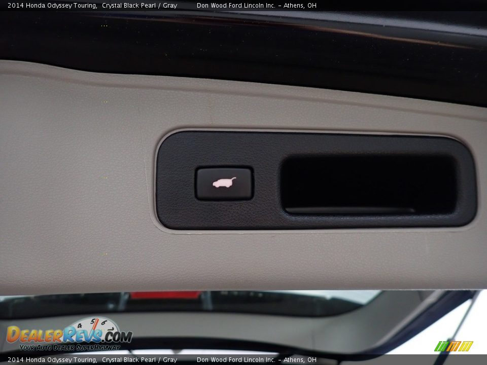 2014 Honda Odyssey Touring Crystal Black Pearl / Gray Photo #16