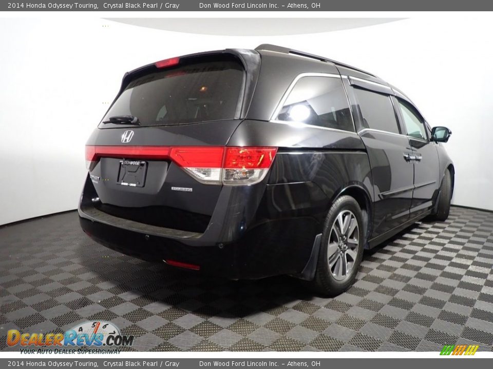 2014 Honda Odyssey Touring Crystal Black Pearl / Gray Photo #18