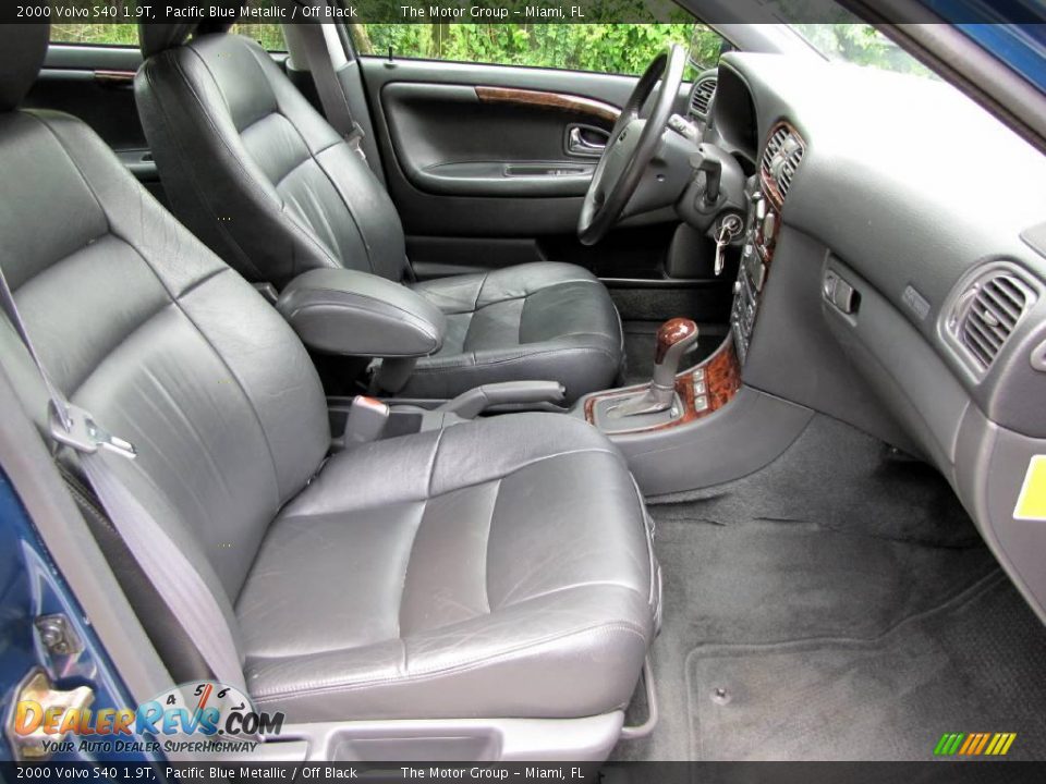 2000 Volvo S40 1.9T Pacific Blue Metallic / Off Black Photo #30