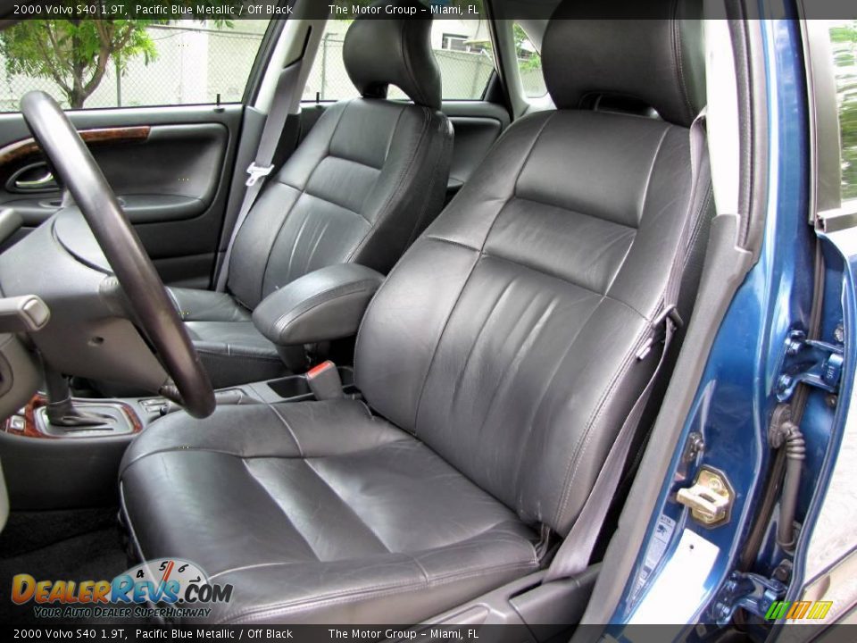 2000 Volvo S40 1.9T Pacific Blue Metallic / Off Black Photo #31