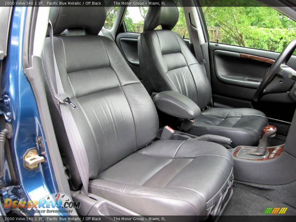 2000 Volvo S40 1.9T Pacific Blue Metallic / Off Black Photo #32