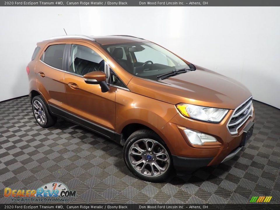 Front 3/4 View of 2020 Ford EcoSport Titanium 4WD Photo #5