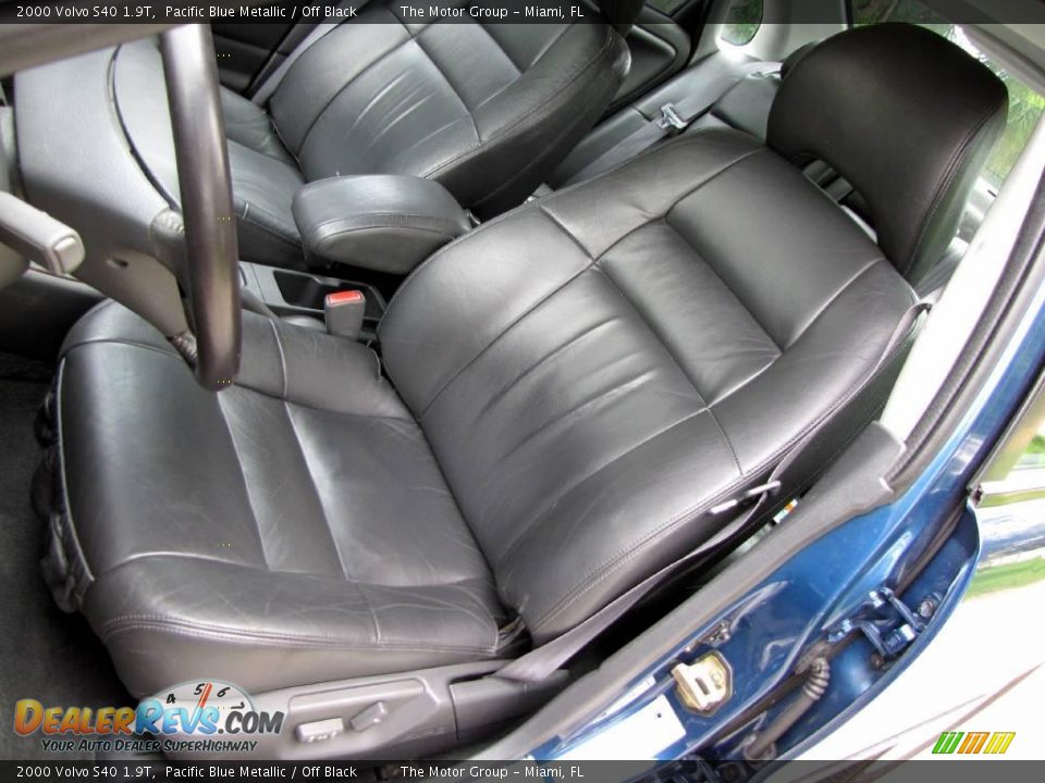 2000 Volvo S40 1.9T Pacific Blue Metallic / Off Black Photo #33