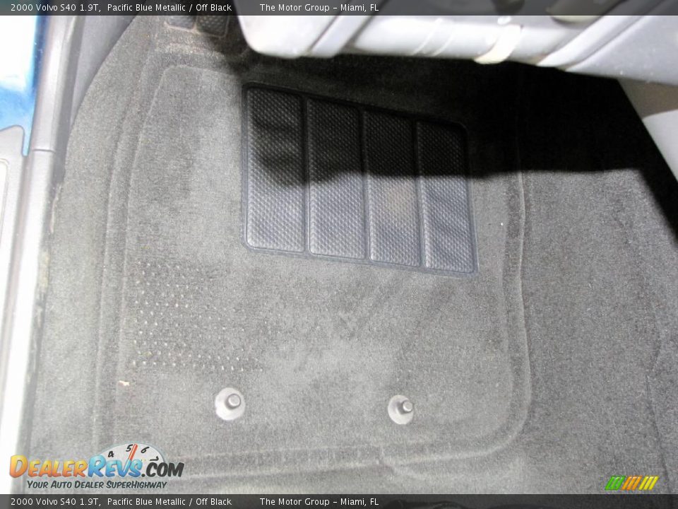 2000 Volvo S40 1.9T Pacific Blue Metallic / Off Black Photo #35