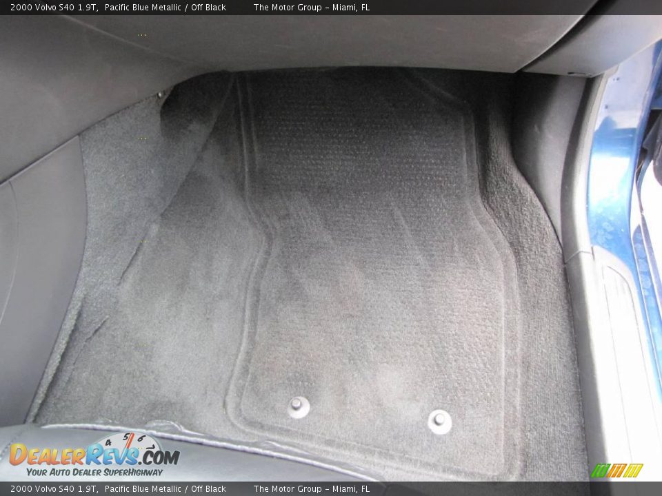 2000 Volvo S40 1.9T Pacific Blue Metallic / Off Black Photo #36
