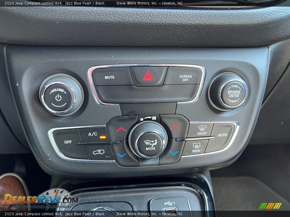 Controls of 2020 Jeep Compass Limted 4x4 Photo #23