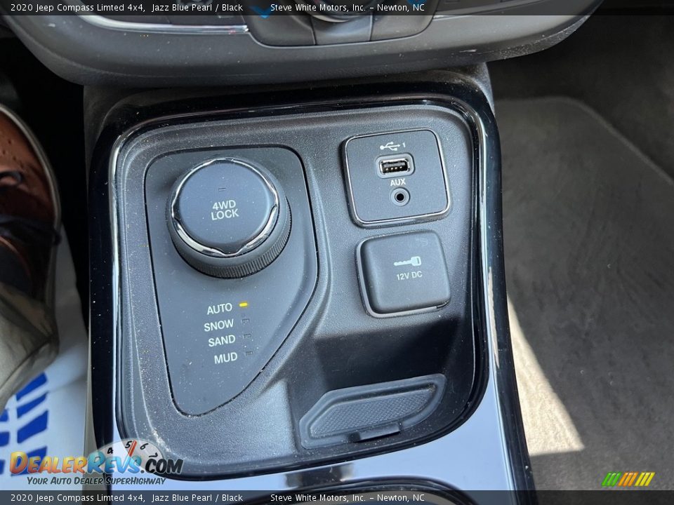 Controls of 2020 Jeep Compass Limted 4x4 Photo #24
