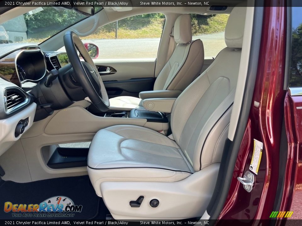 Black/Alloy Interior - 2021 Chrysler Pacifica Limited AWD Photo #10