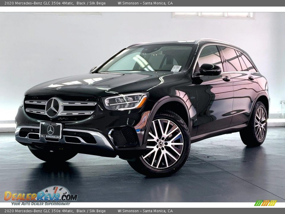 Front 3/4 View of 2020 Mercedes-Benz GLC 350e 4Matic Photo #12