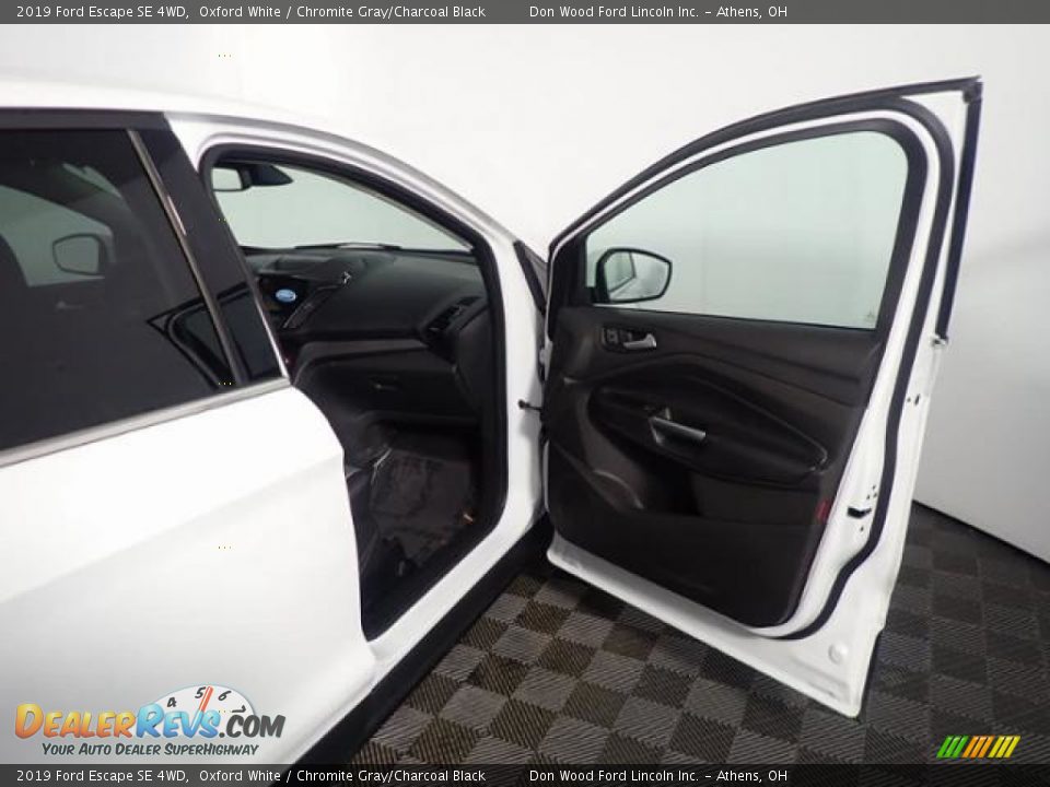 2019 Ford Escape SE 4WD Oxford White / Chromite Gray/Charcoal Black Photo #33
