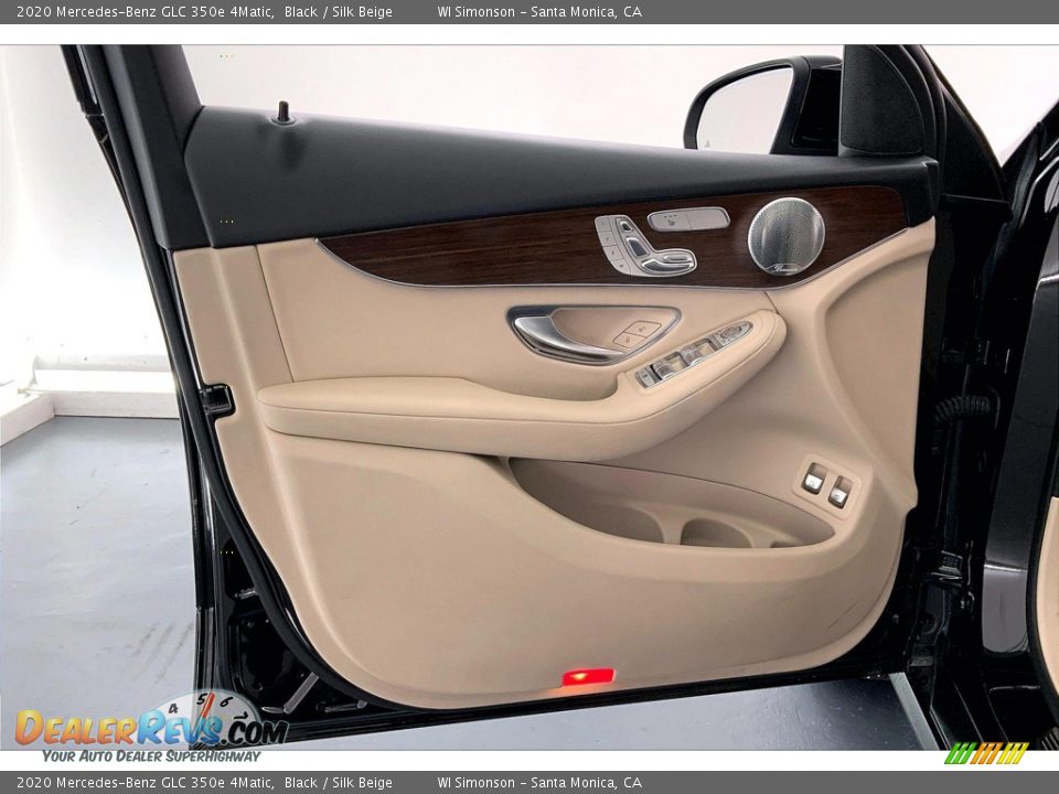 Door Panel of 2020 Mercedes-Benz GLC 350e 4Matic Photo #26