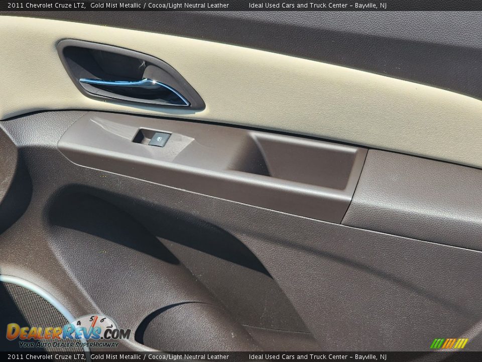 2011 Chevrolet Cruze LTZ Gold Mist Metallic / Cocoa/Light Neutral Leather Photo #10