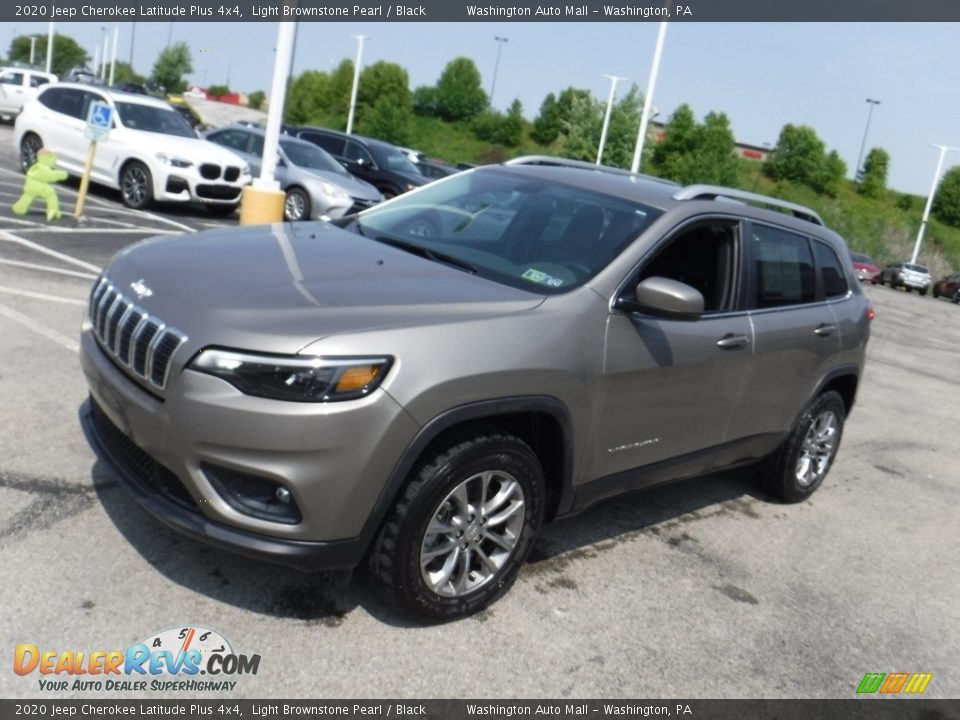 2020 Jeep Cherokee Latitude Plus 4x4 Light Brownstone Pearl / Black Photo #5