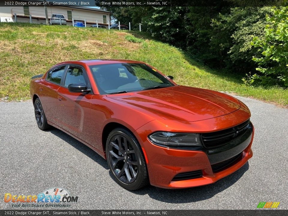 Front 3/4 View of 2022 Dodge Charger SXT Photo #5