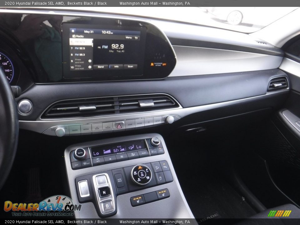 Dashboard of 2020 Hyundai Palisade SEL AWD Photo #15