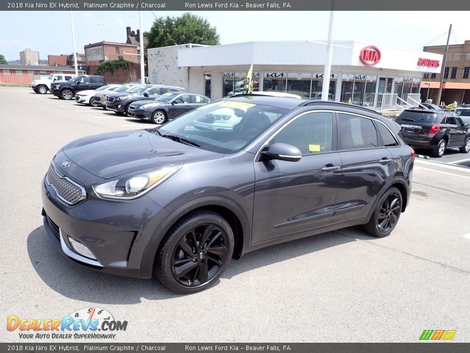 Front 3/4 View of 2018 Kia Niro EX Hybrid Photo #4