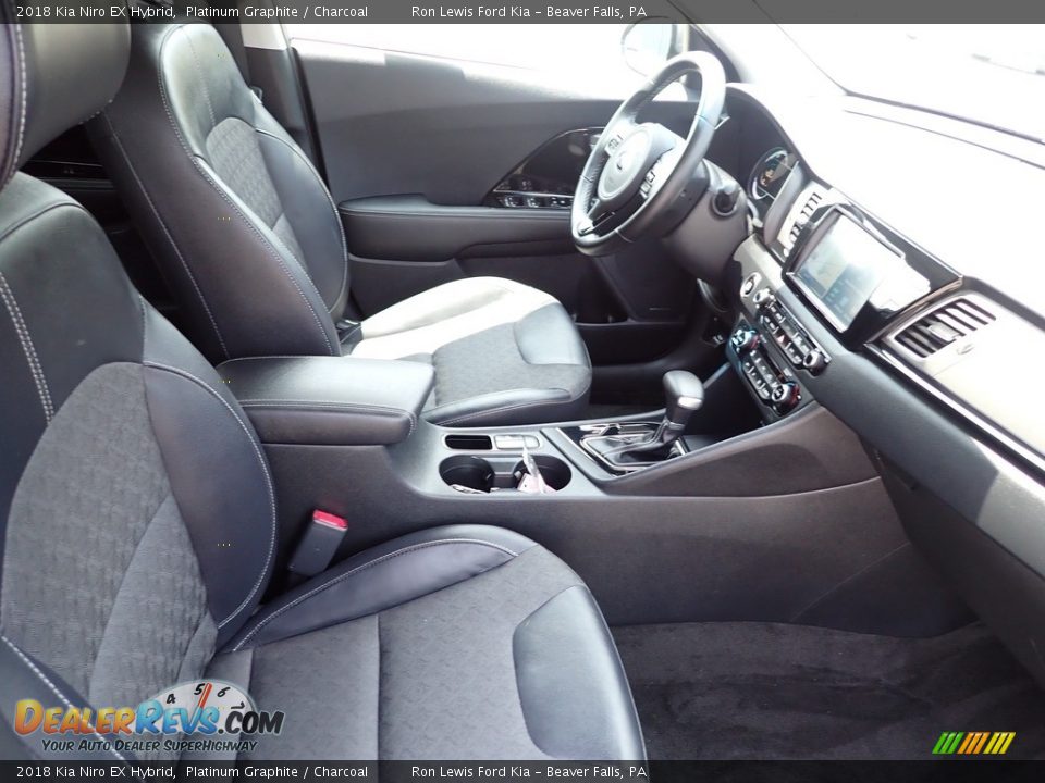 Front Seat of 2018 Kia Niro EX Hybrid Photo #11