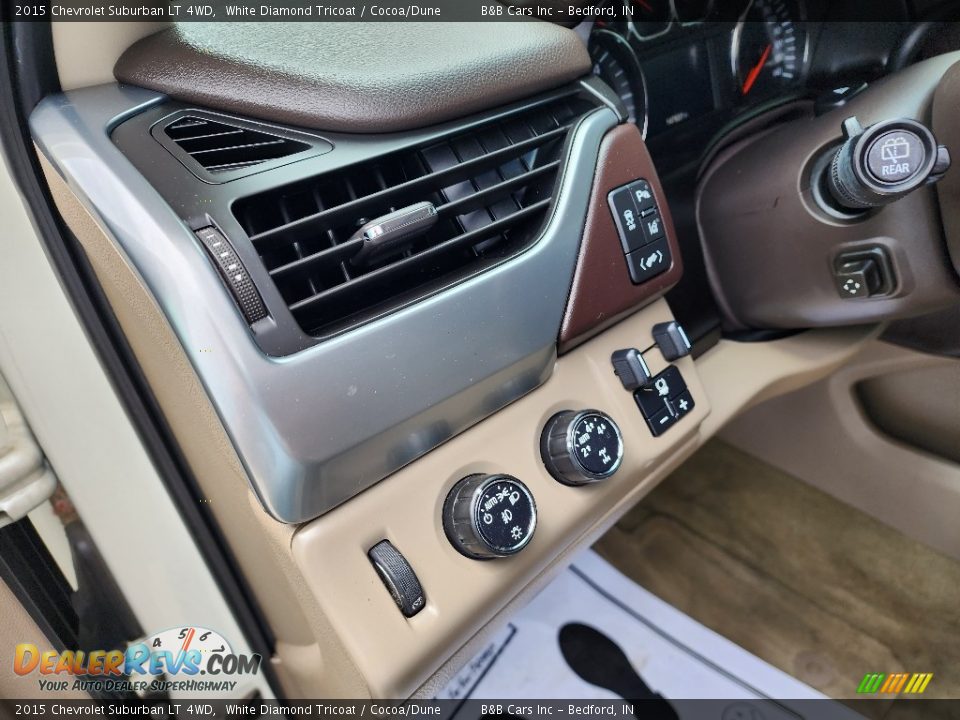 Controls of 2015 Chevrolet Suburban LT 4WD Photo #9