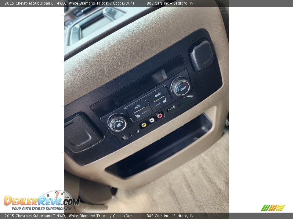 Controls of 2015 Chevrolet Suburban LT 4WD Photo #19