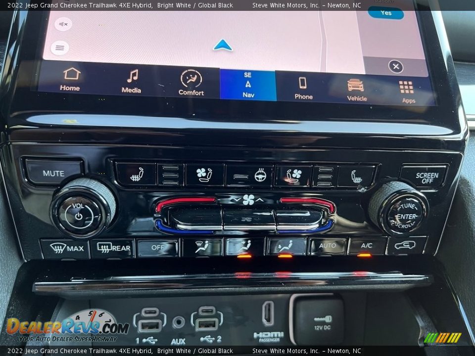 Controls of 2022 Jeep Grand Cherokee Trailhawk 4XE Hybrid Photo #32