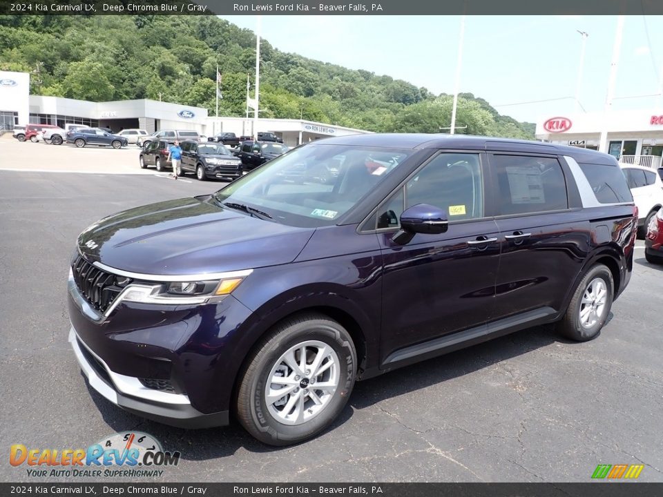 Front 3/4 View of 2024 Kia Carnival LX Photo #4