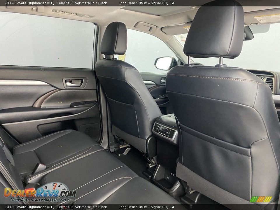 Rear Seat of 2019 Toyota Highlander XLE Photo #33