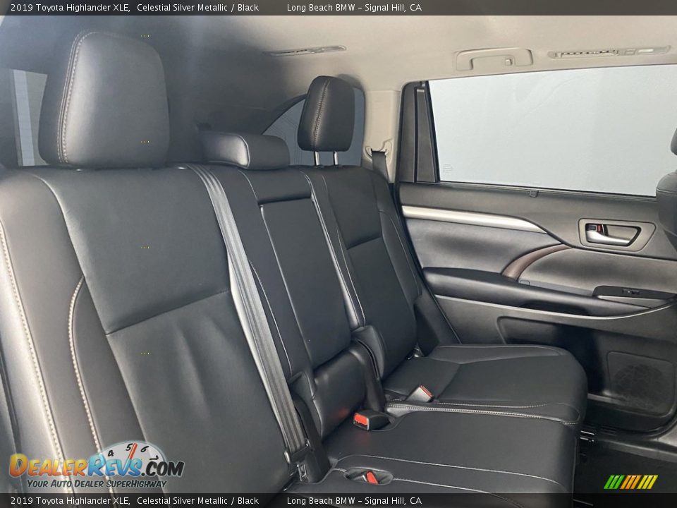 Rear Seat of 2019 Toyota Highlander XLE Photo #34