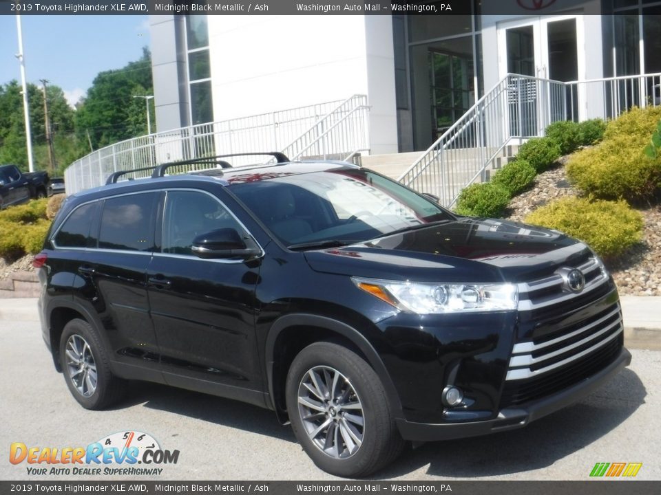 2019 Toyota Highlander XLE AWD Midnight Black Metallic / Ash Photo #1