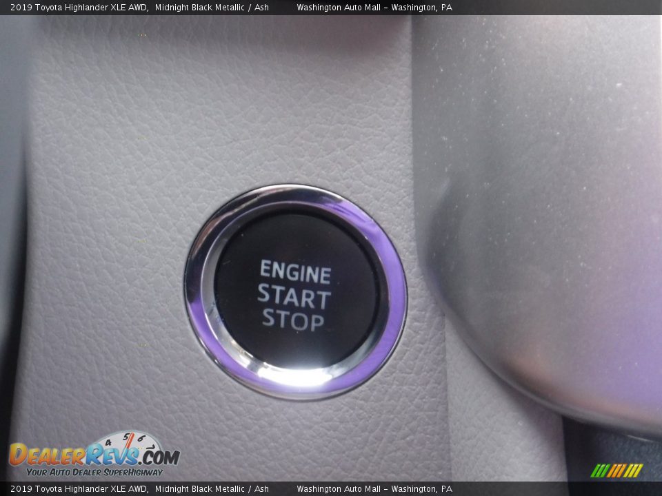2019 Toyota Highlander XLE AWD Midnight Black Metallic / Ash Photo #5