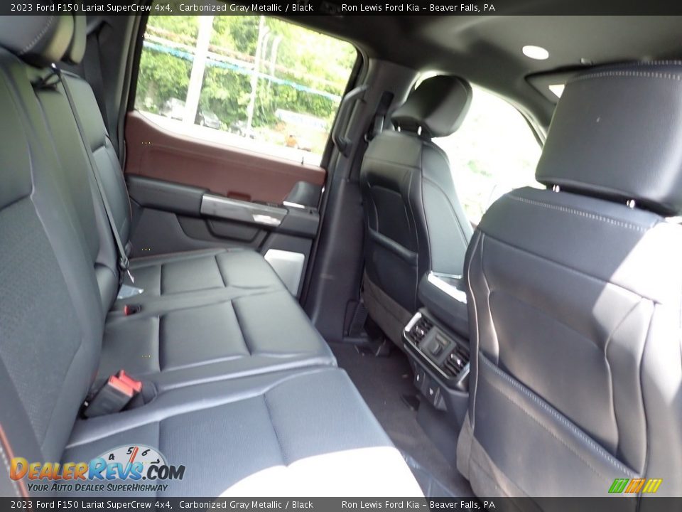 2023 Ford F150 Lariat SuperCrew 4x4 Carbonized Gray Metallic / Black Photo #10