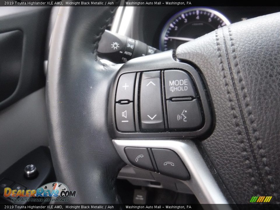 2019 Toyota Highlander XLE AWD Midnight Black Metallic / Ash Photo #8