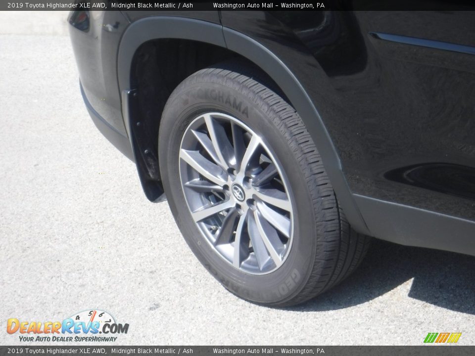 2019 Toyota Highlander XLE AWD Midnight Black Metallic / Ash Photo #11