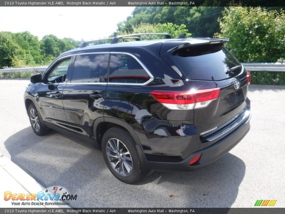 2019 Toyota Highlander XLE AWD Midnight Black Metallic / Ash Photo #15