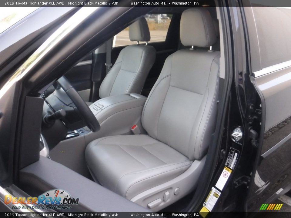 2019 Toyota Highlander XLE AWD Midnight Black Metallic / Ash Photo #23