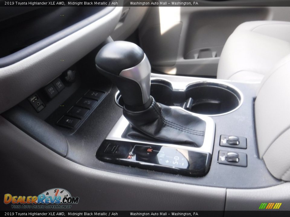 2019 Toyota Highlander XLE AWD Midnight Black Metallic / Ash Photo #24