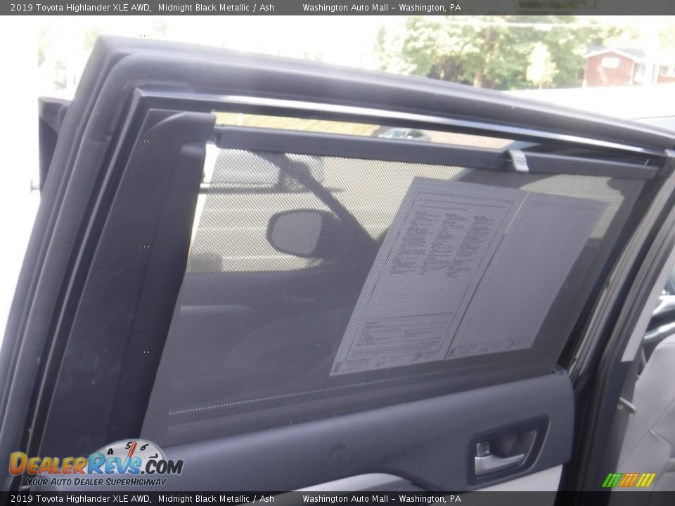 2019 Toyota Highlander XLE AWD Midnight Black Metallic / Ash Photo #29