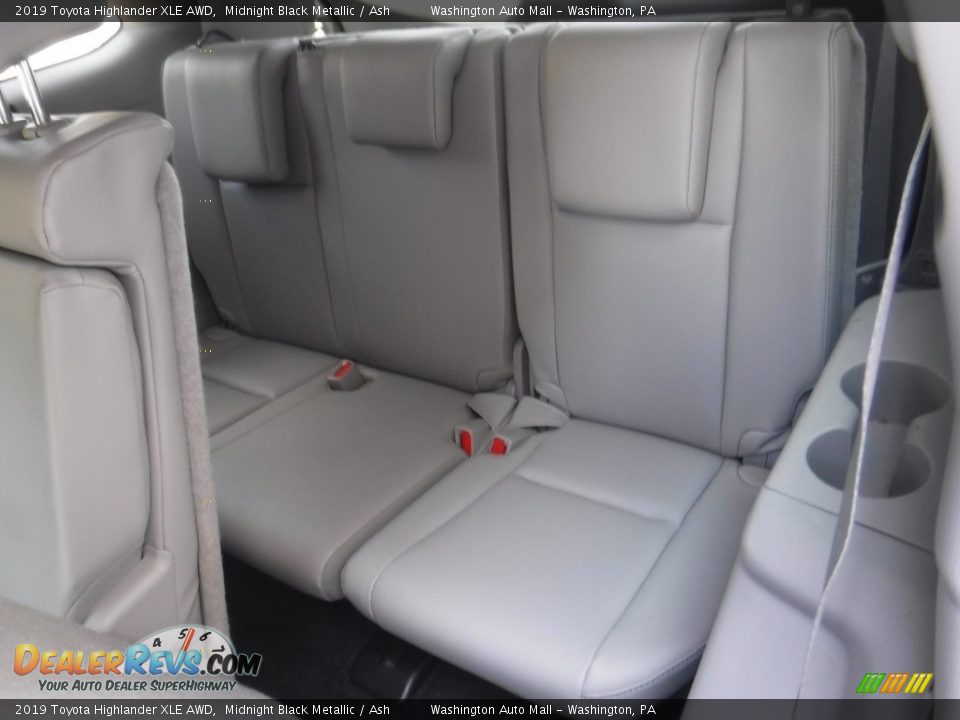 2019 Toyota Highlander XLE AWD Midnight Black Metallic / Ash Photo #30