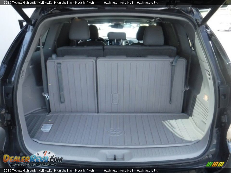 2019 Toyota Highlander XLE AWD Midnight Black Metallic / Ash Photo #31