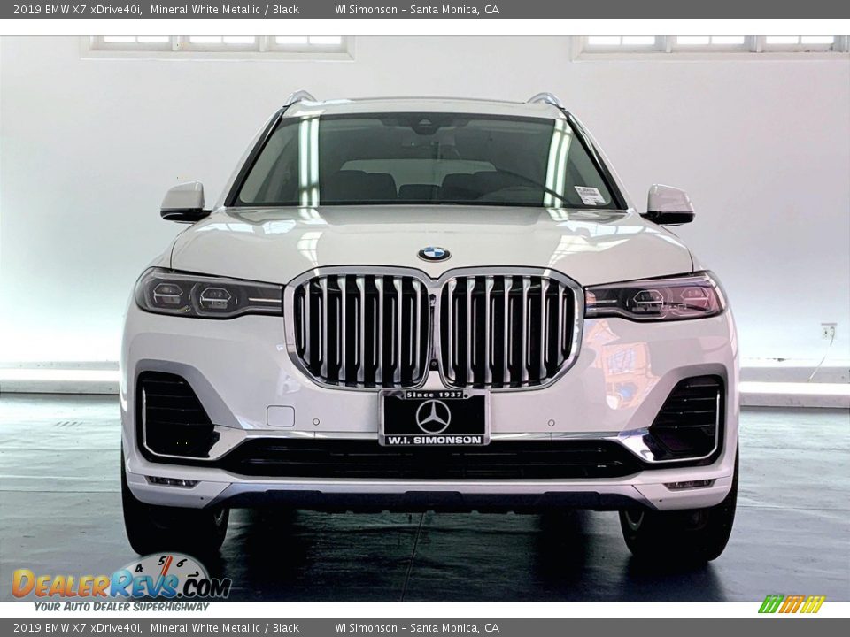 2019 BMW X7 xDrive40i Mineral White Metallic / Black Photo #2