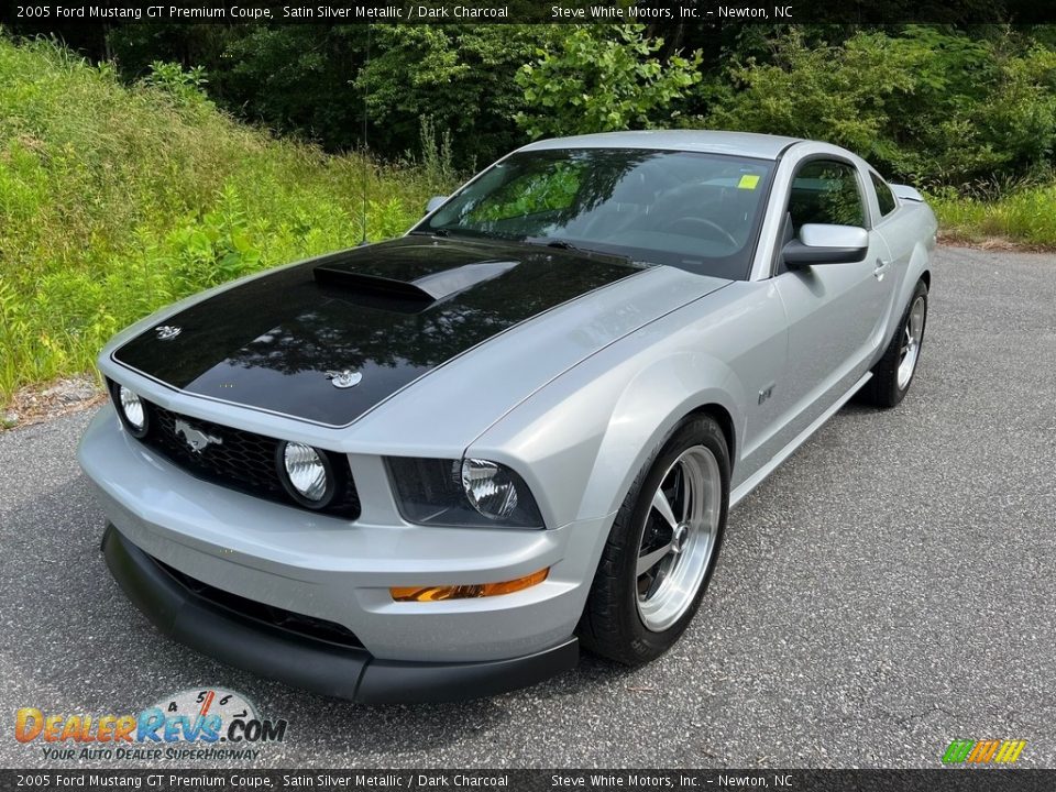 2005 Ford Mustang GT Premium Coupe Satin Silver Metallic / Dark Charcoal Photo #2